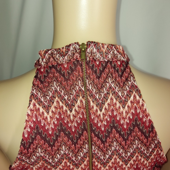 Forever 21 dress size small, wine color. Sleevelss - Picture 12 of 16